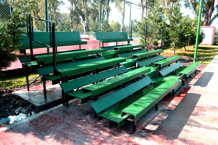 Tribunas-gradas para 50 personas Tribunas-gradas para 50 personas